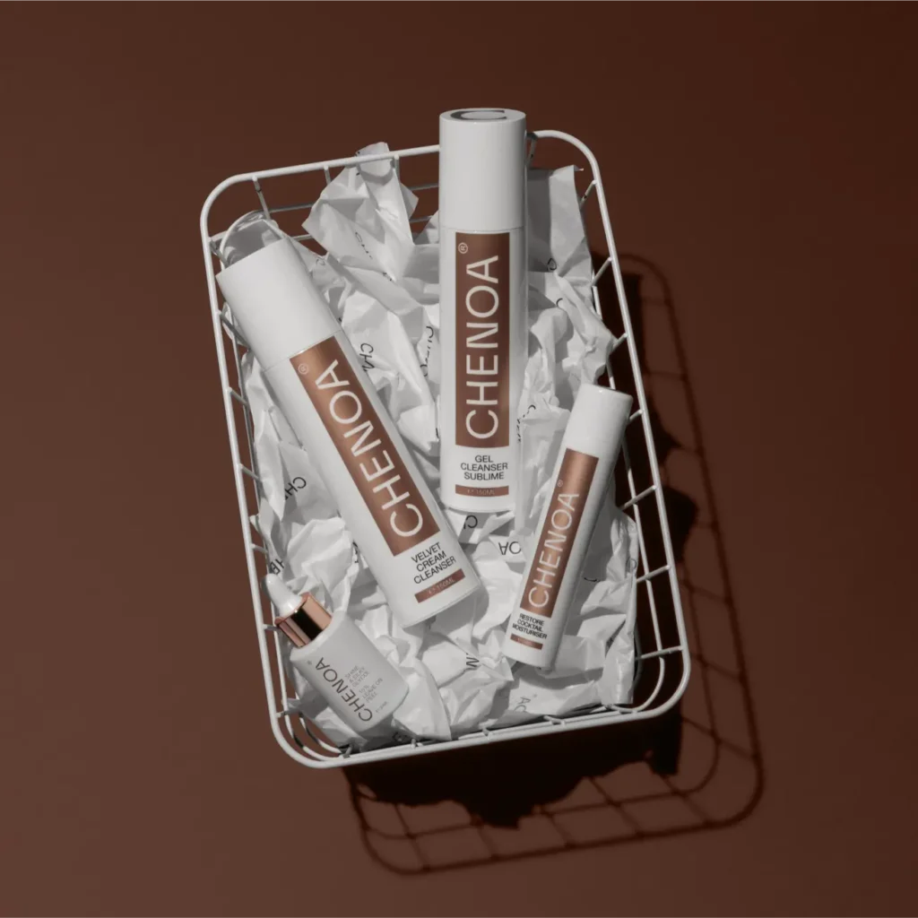 mandje met producten chenoa erin cleanser serum